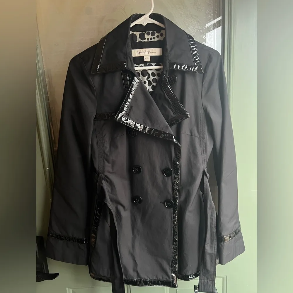 Short Black Trench Coat Lined in Black Patent Leather Size S - Image 3
