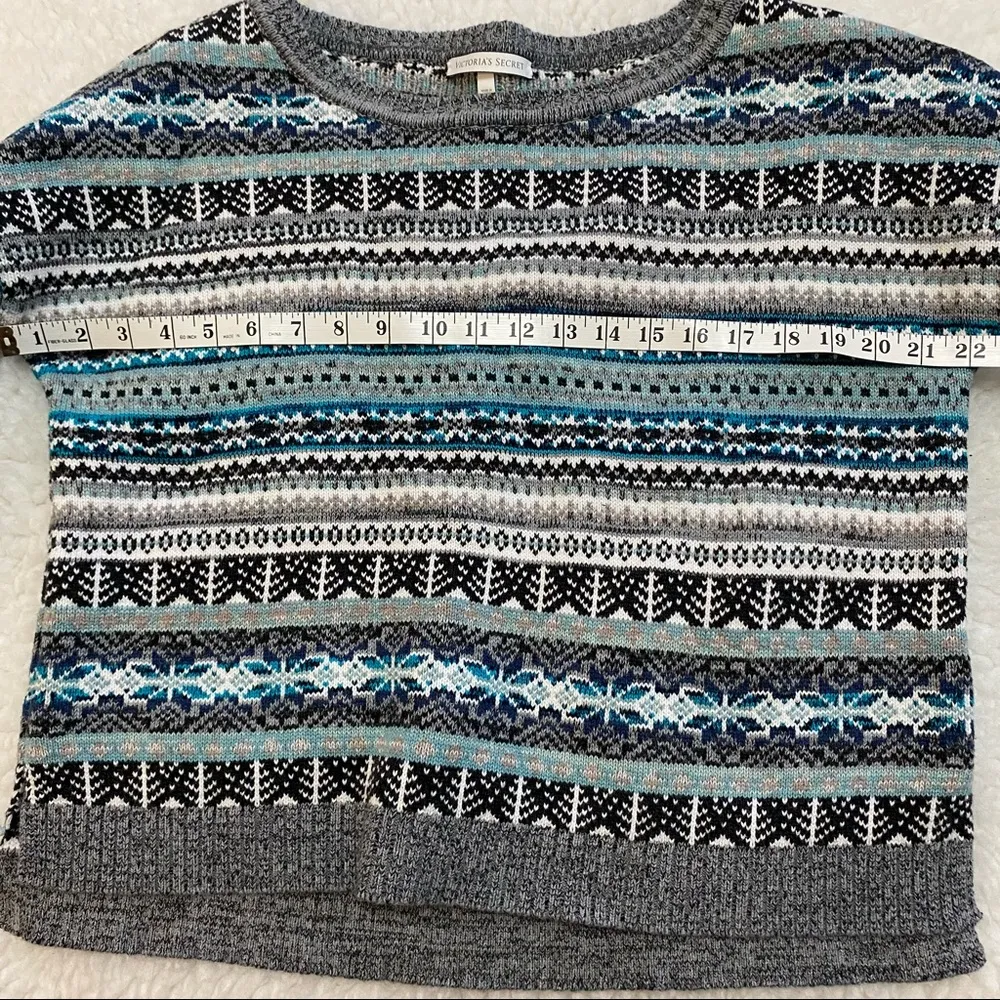 Victoria’s Secret Ski lodge warm sweater Medium - Image 3