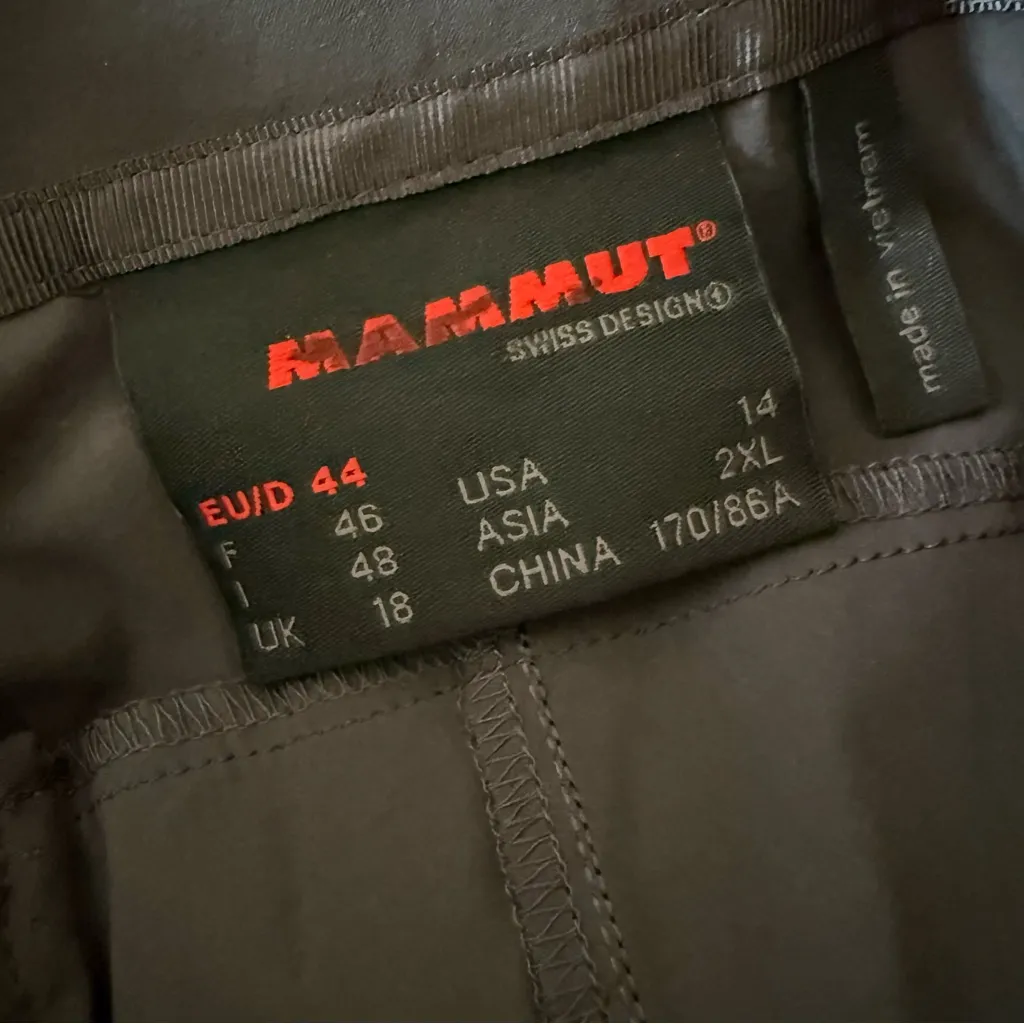 Mammut Runbolt Shorts Women’s Size 14 Gray - Image 3