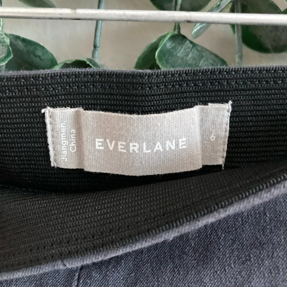 Everlane The Side-Zip Stretch Grey Cotton Pant - Image 5