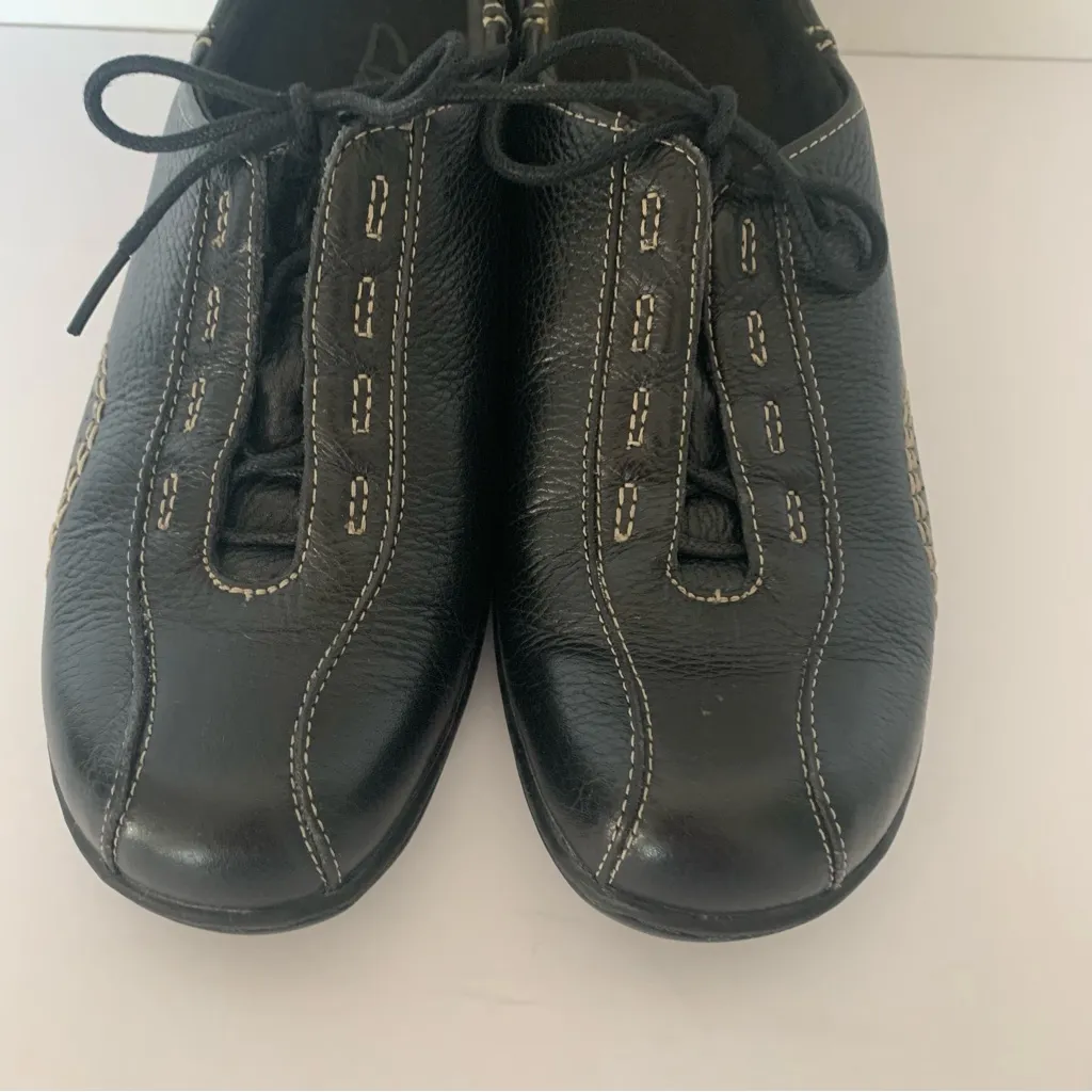 EUC Clarks Viola Black Leather Lace Up Comfort Sneaker Shoes Size 8W - Image 4