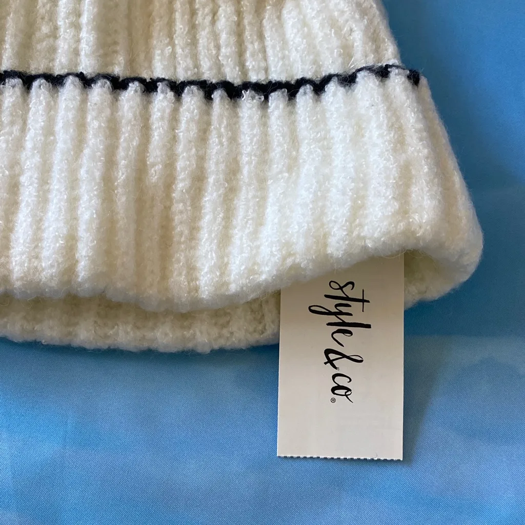 NWT Style & co Women’s White Knit Beanie with Pom-Pom - Image 3