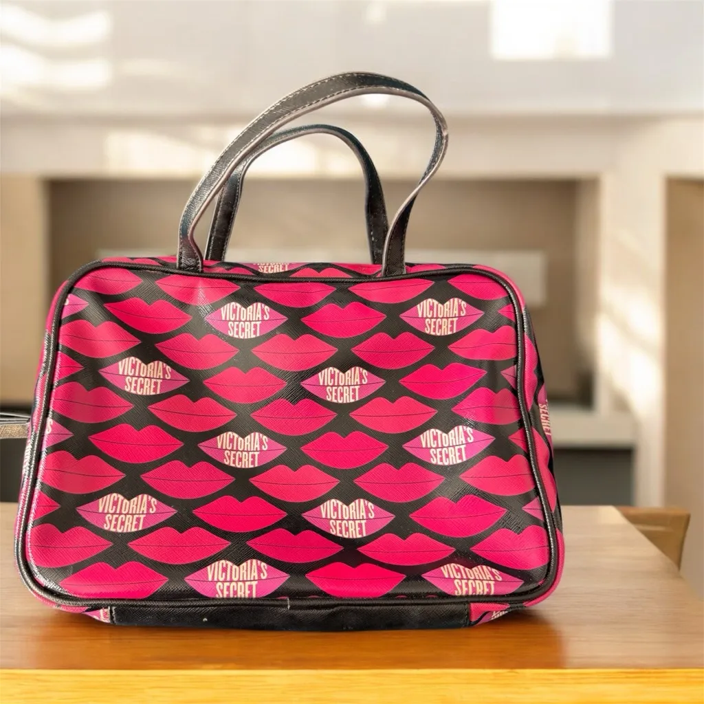 Victoria’s Secret Hanging Travel Lips Makeup Bag Cosmetic Organizer - Image 2