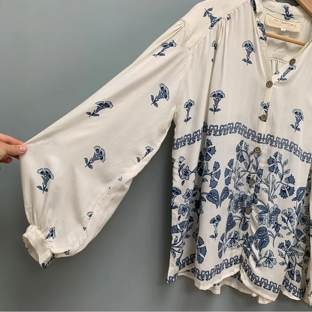 Jen’s Pirate Booty Mckinley Top in Laurel Canyon White Blue Flowers Small - Image 8