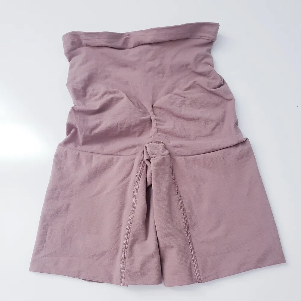 Spanx OnCore Mid Rise Shapewear Shorts - Image 2