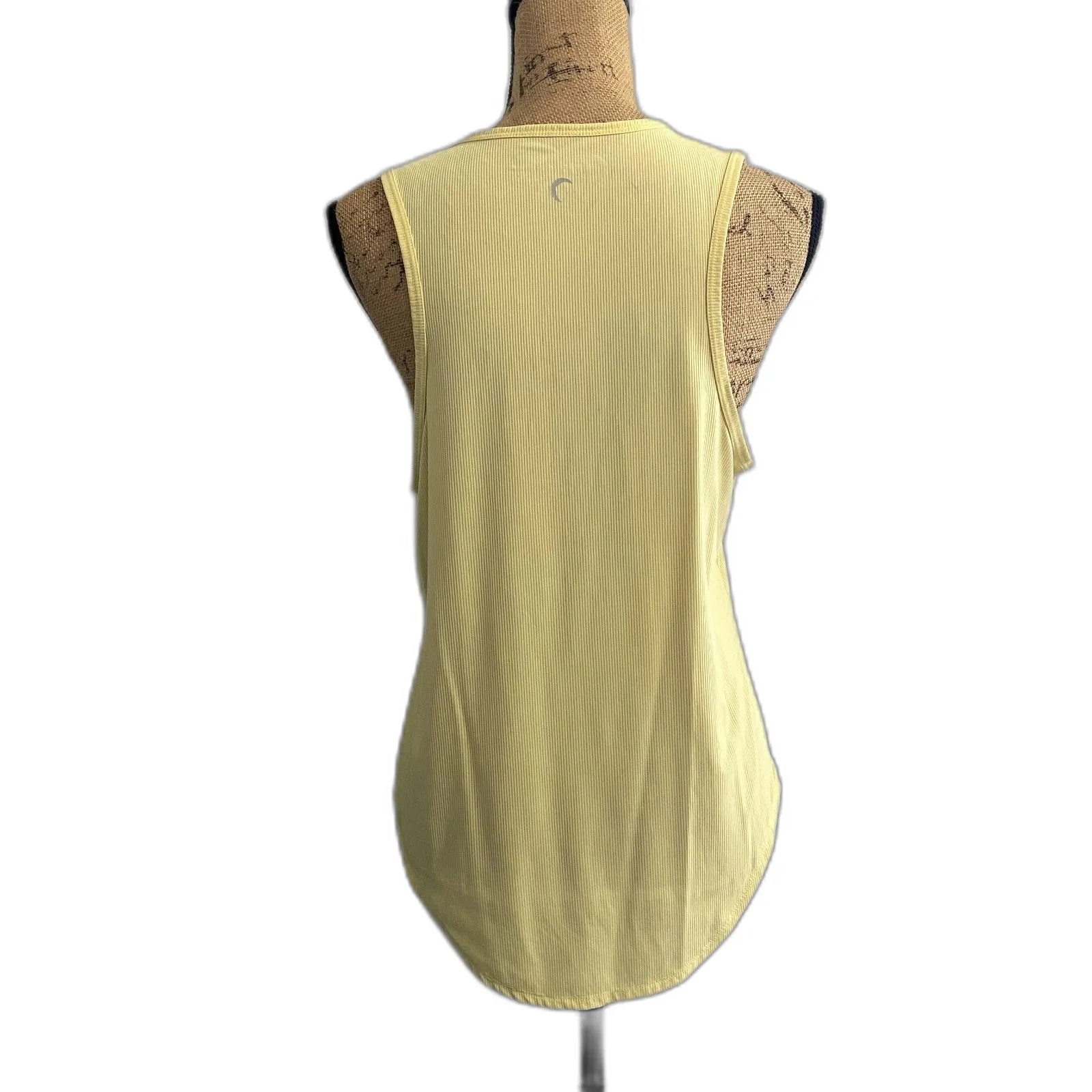 Zyia Active‎ Premium Micro Ribbed Tank Top Athletic Sunlight Yellow Size Medium - Image 5