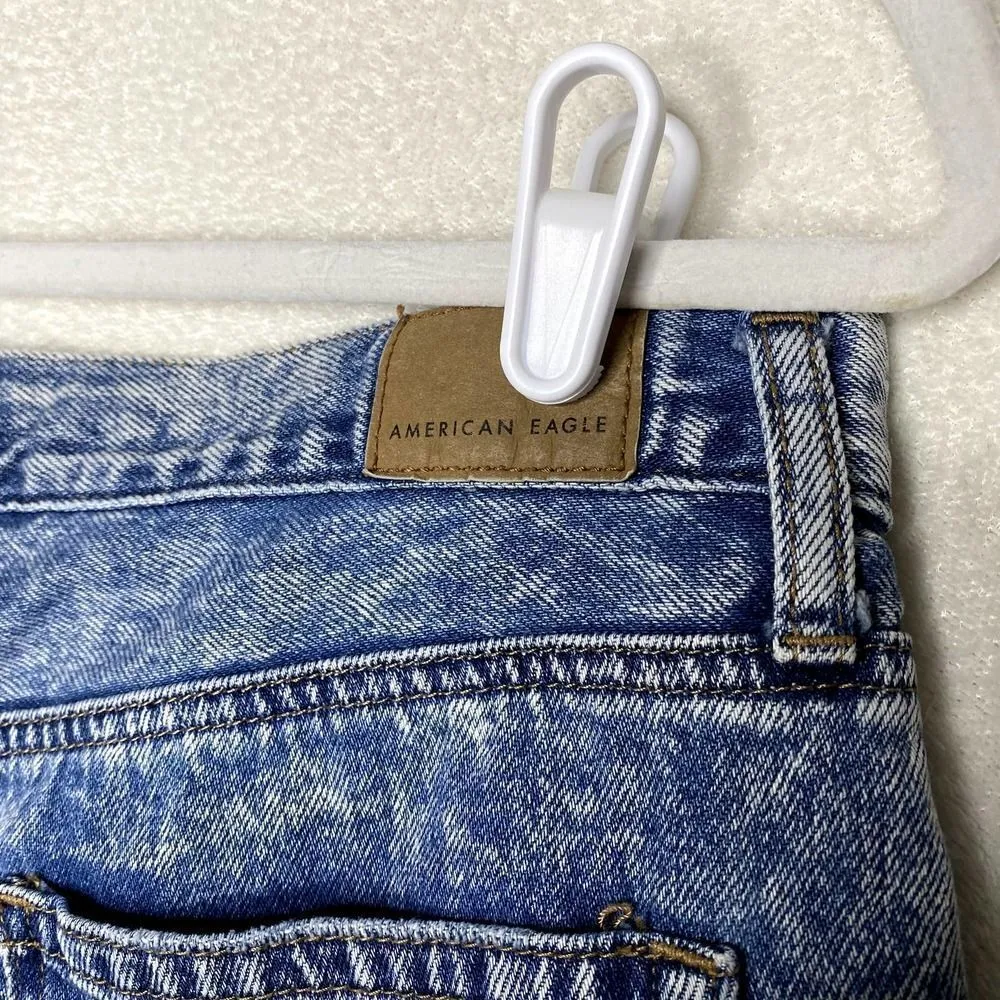 American Eagle Outfitters Denim Jean Mom Shorts Yoke Front Acid Wash Blue Size 8 - Image 11