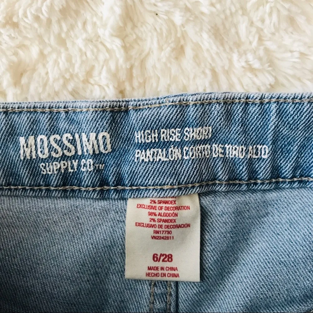 Mossimo Boho Floral Embroidered Frayed Jean Shorts Size 8/28 - Image 4