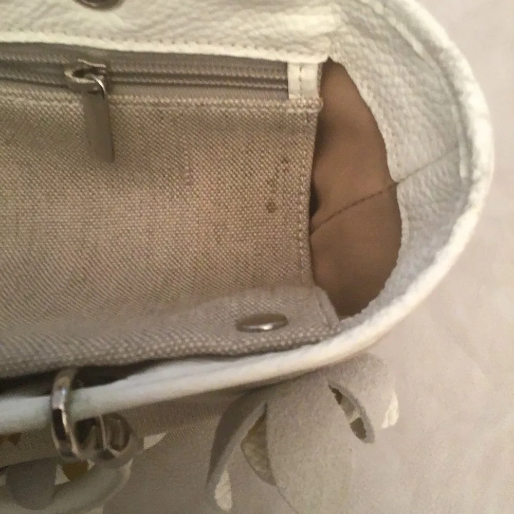 NWT. Castellari linen purse with leather trim - Image 5