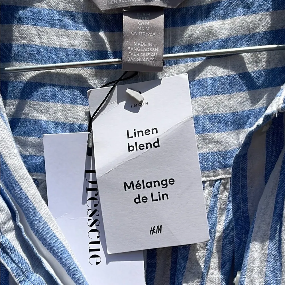 H&M Blue and White Button Down Shirt - Image 3