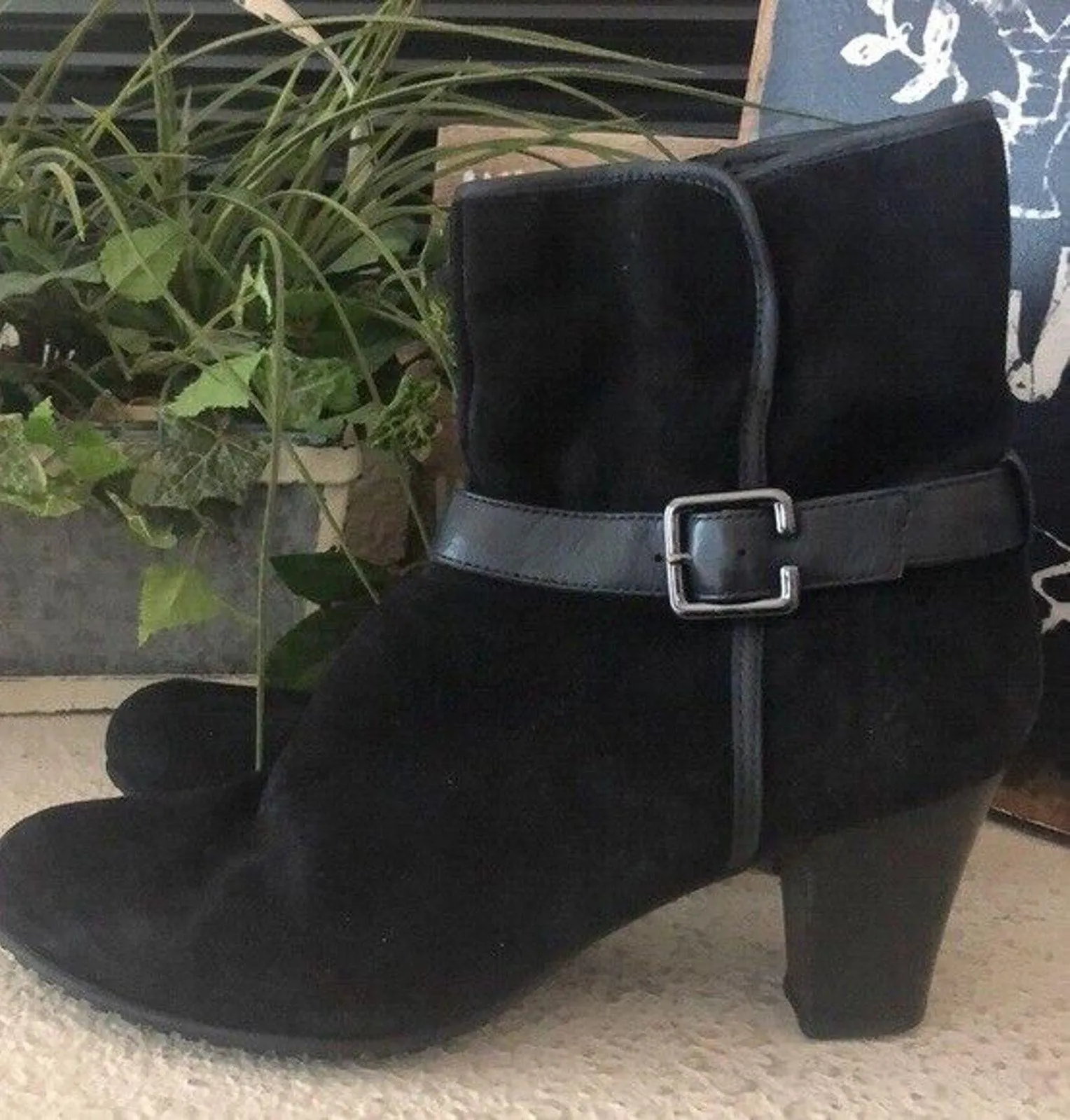 Clark’s Tige de Cuir black Suede ankle boots Women’s Size 10 Heeled Heels - Image 2