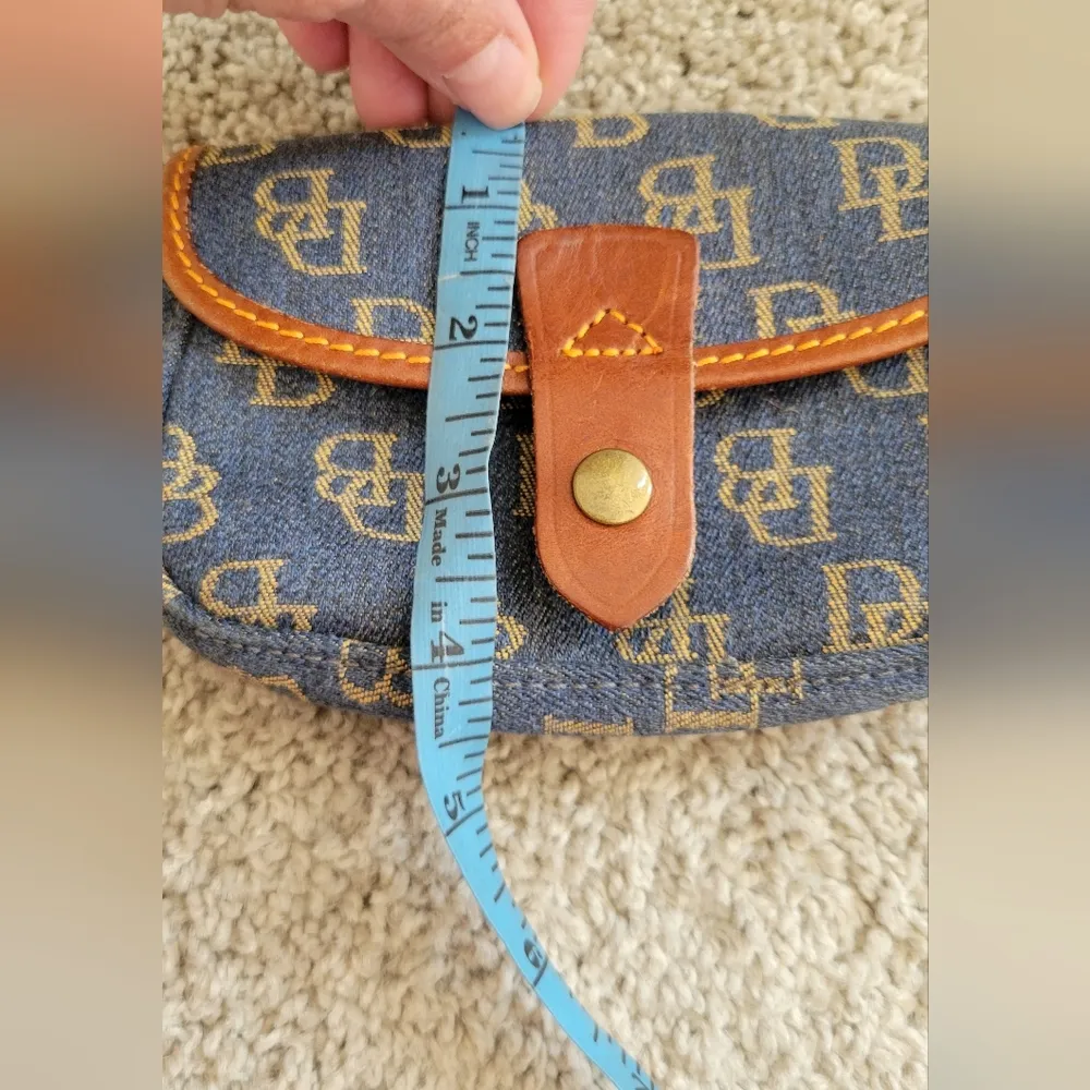 Dooney & Burke Wristlet with No Strap - Image 12