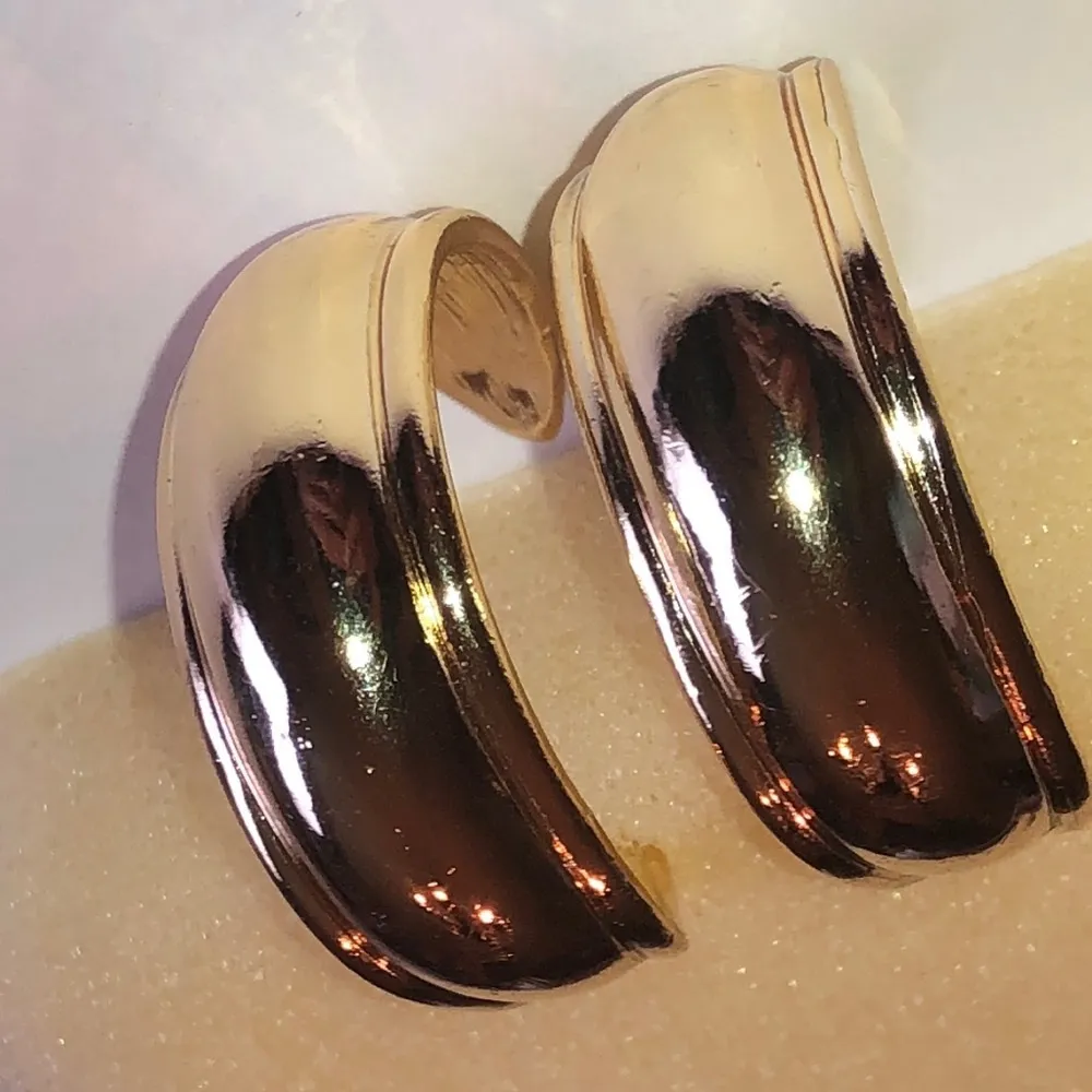 Gold Tone Chunky Retro Boho Hoop Earrings - Image 4