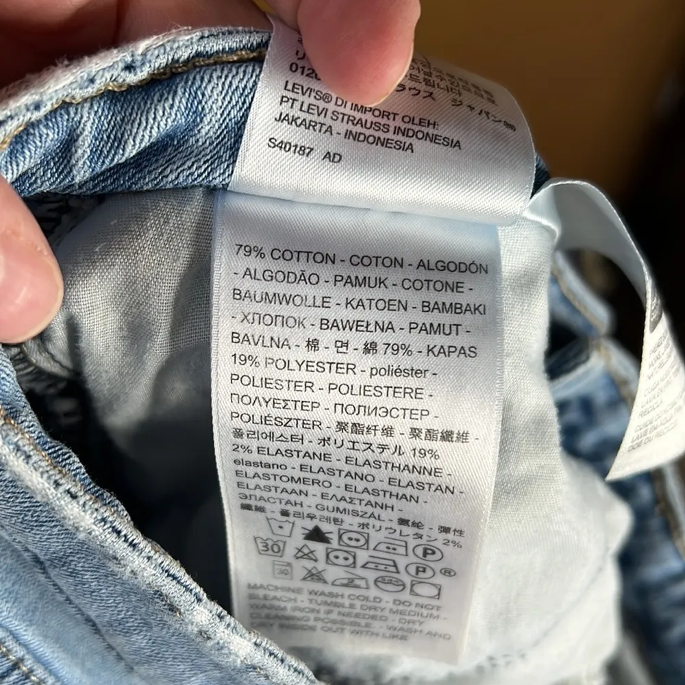 Levi’s Women's Classic Mid Rise Skinny Light Blue Jeans Size 6M W28 L30 - Image 10