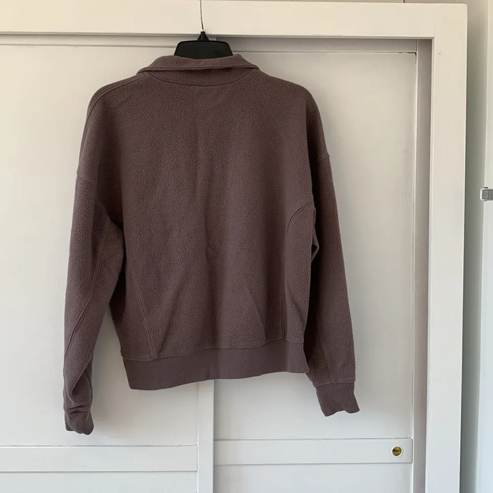 Universal Threads Purple Pull Over - Image 5