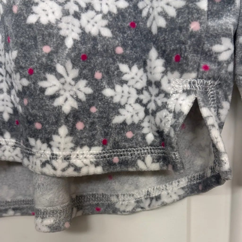 Nautica Winter Snowflake Long Sleeve Tee - Image 8