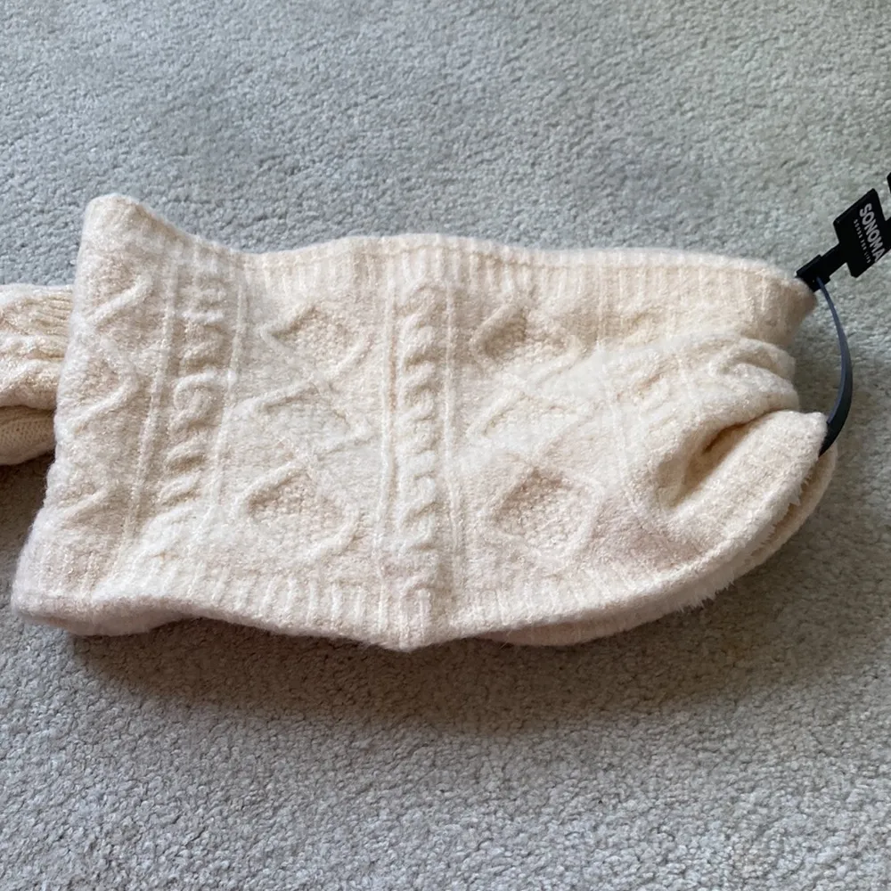 Sonoma cowl and mittens - Image 2