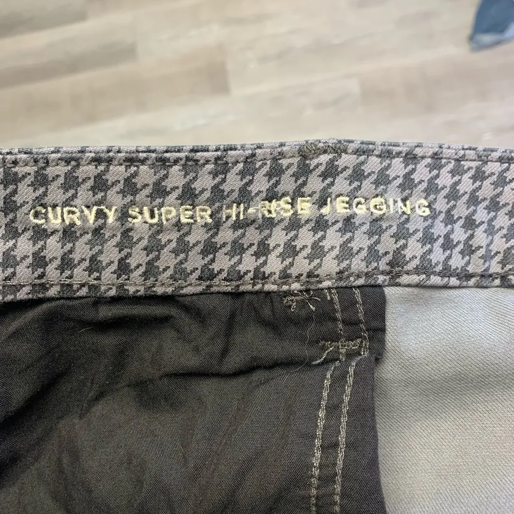 Women’s American Eagle Curvy Super Hi-Rise Jegging Size 24 R - Image 6