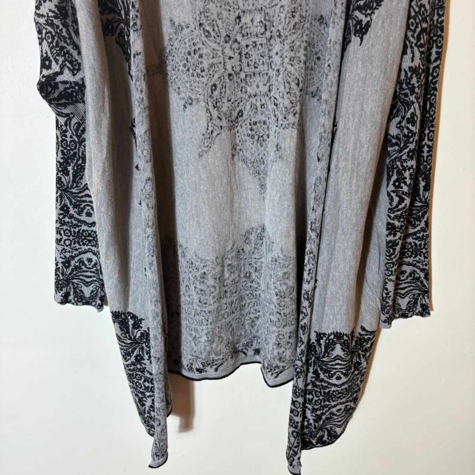Soft Surroundings Open Front Cardigan Gray Black Paisley Print Size XL - Image 3
