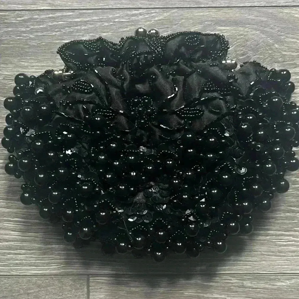 Vintage Style Black 20s Flapper Beaded Bag with Removable Silver Strap - Image 5