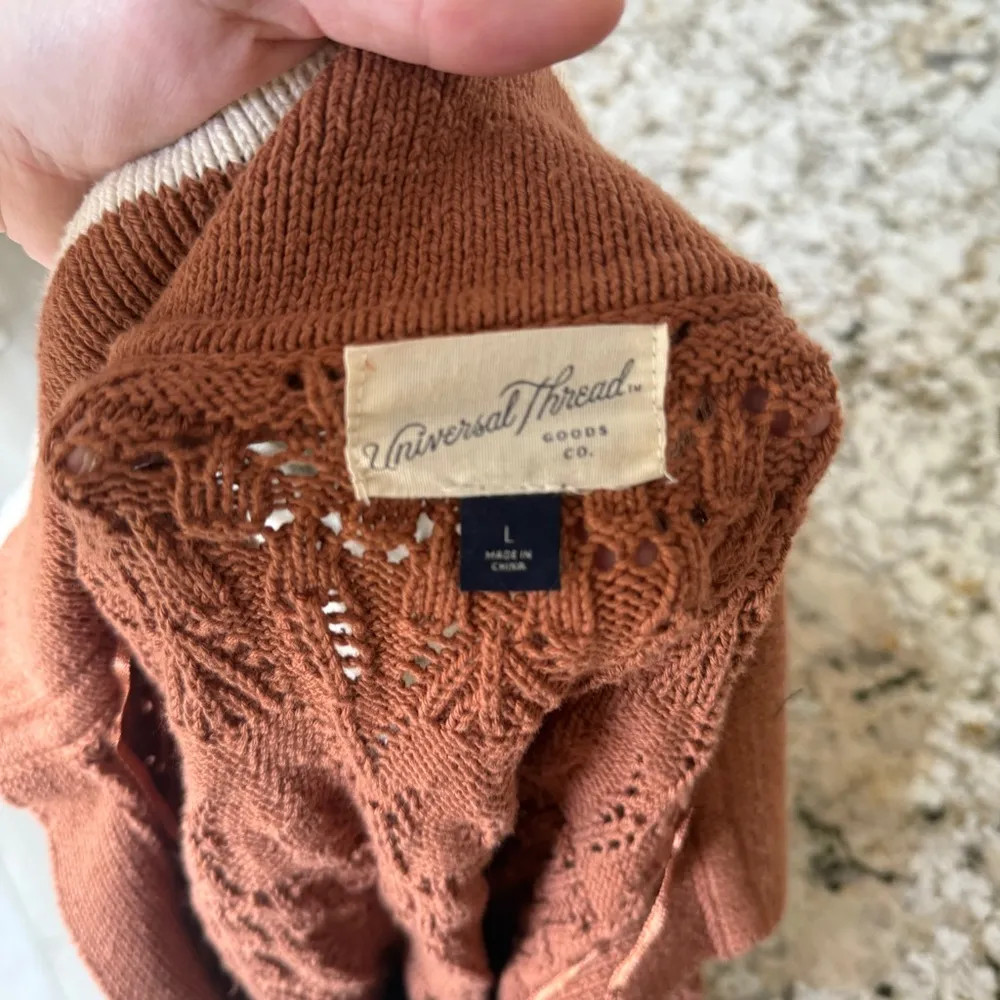 Universal thread crochet cropped sweater - Image 5