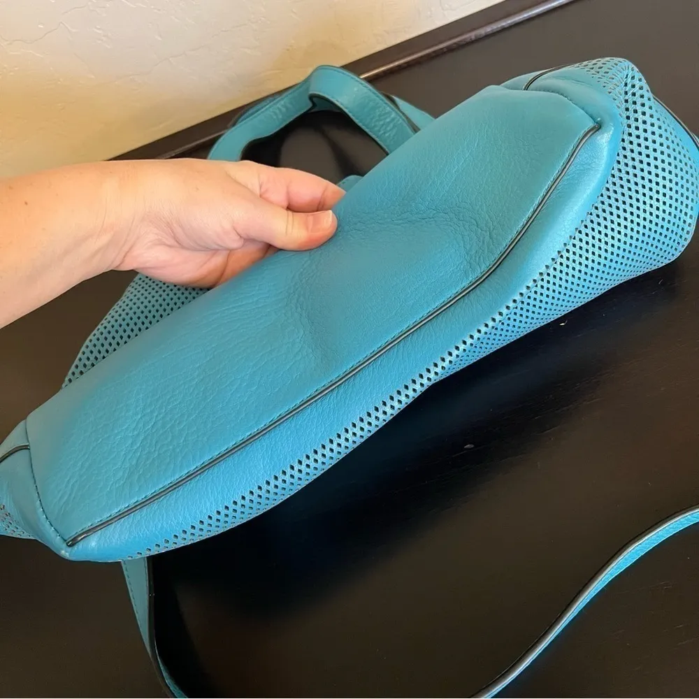 Vince Camuto Beatt blue Moon perforated leather satchel bag with strap EUC - Image 14