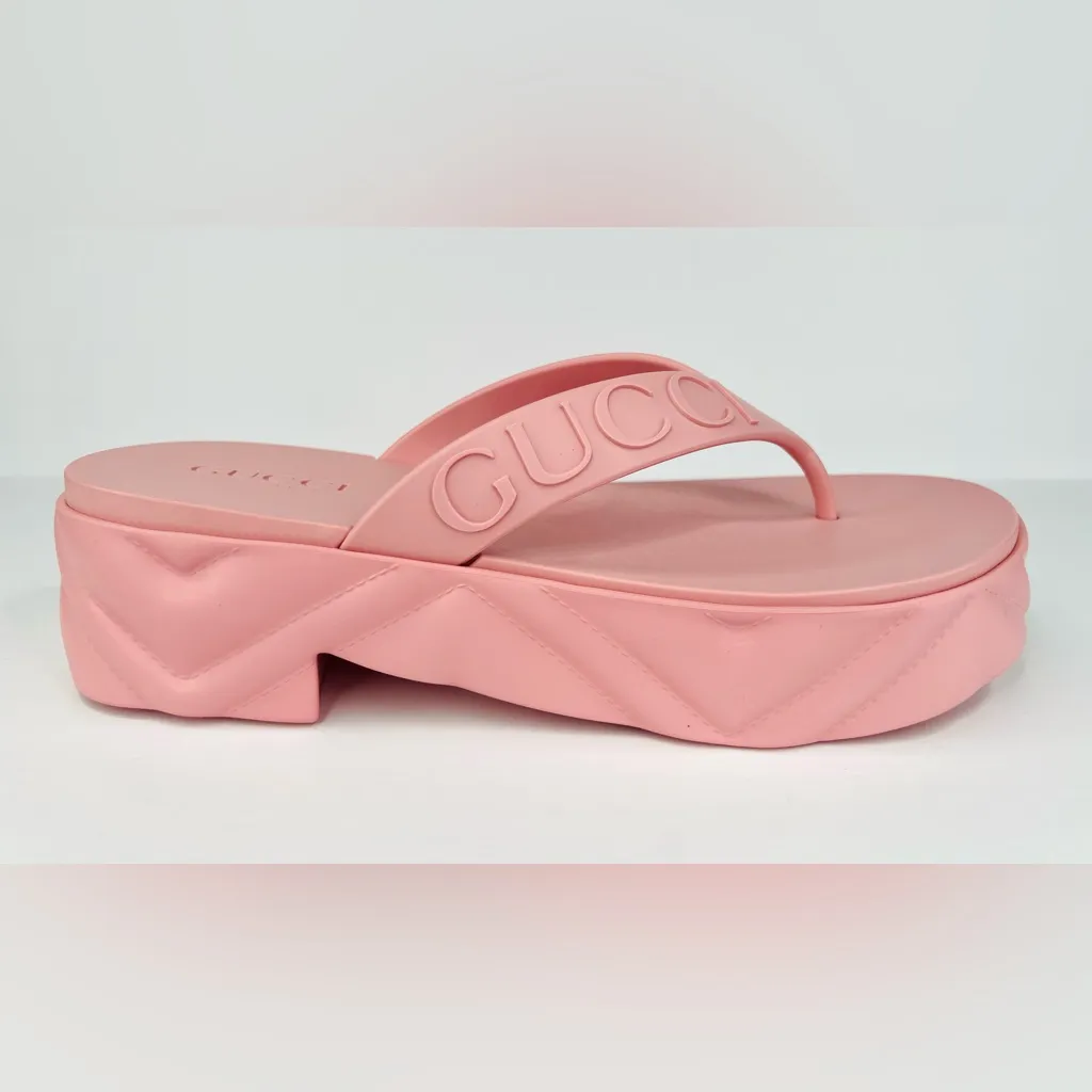Gucci Platform Thong Pink Rubber Women Logo Chevron Comfort Sandals Size EU 39 - Image 10