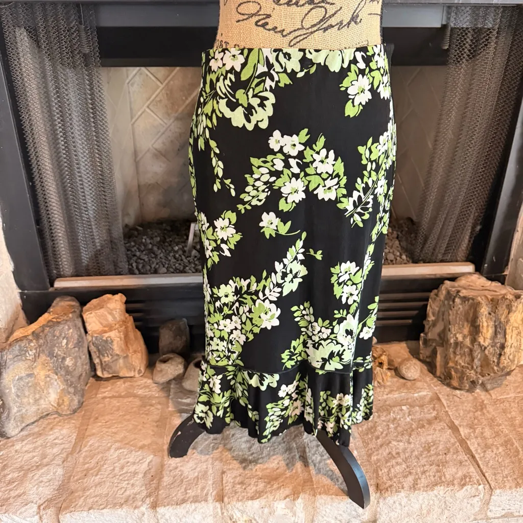 Susan Lawrence Black and Green Floral High Low Skirt - Image 9