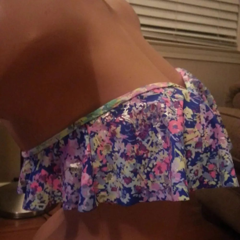 NWOT Victoria’s Secret Flounce Swim Top Size Medium Blue Floral - Image 9