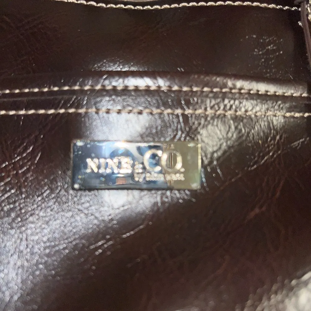Nine & Co. Brown Leather Shoulder Bag with Silver Accents - Image 4