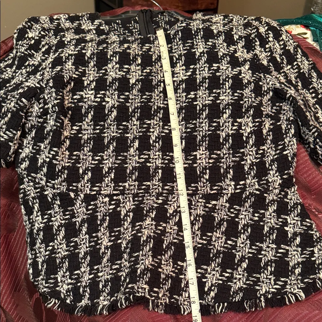 Zara Black and White Tweed Blouse - Image 6