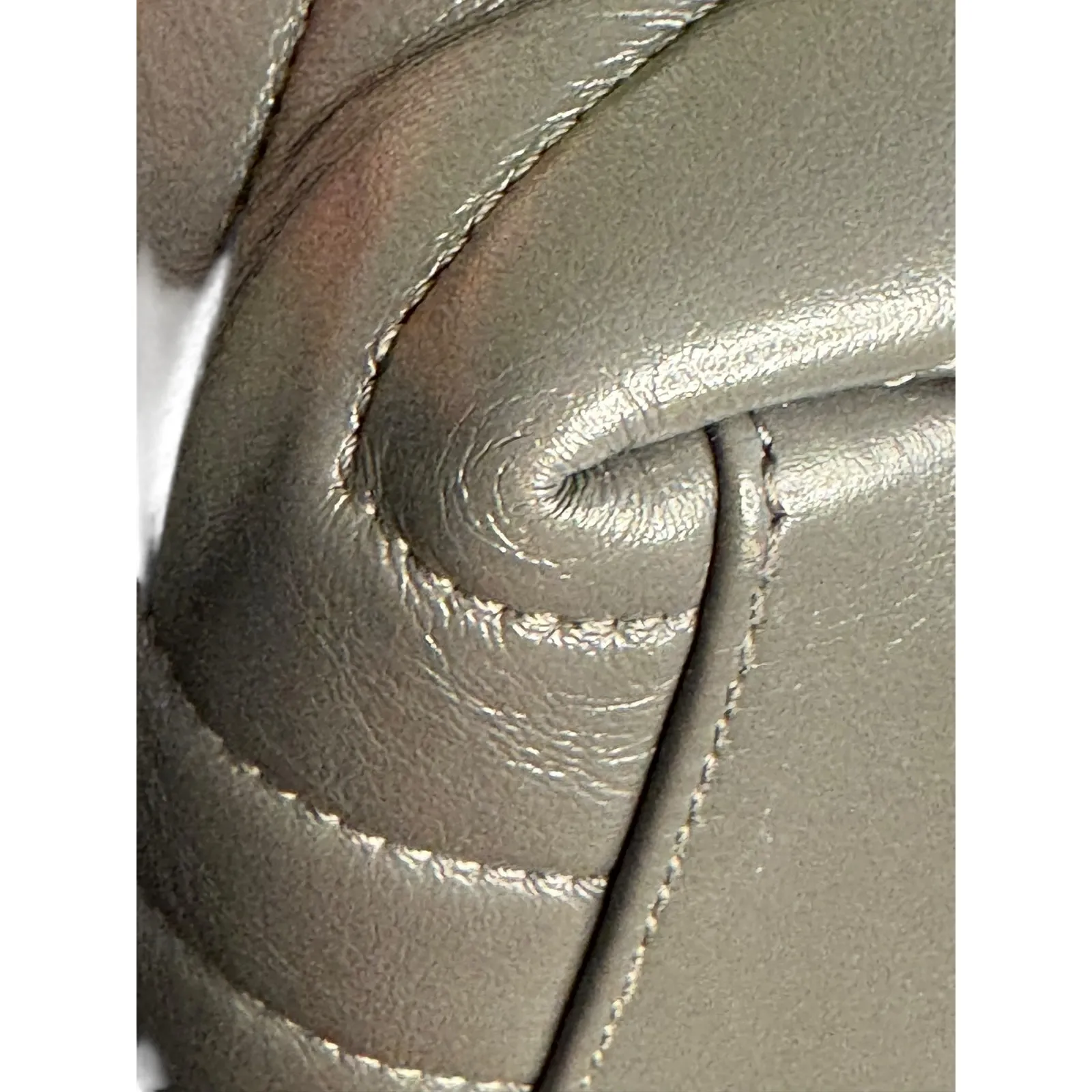 Saint Laurent Medium Loulou Quilted Leather Bag in Storm w/Silver Hardware - Image 9