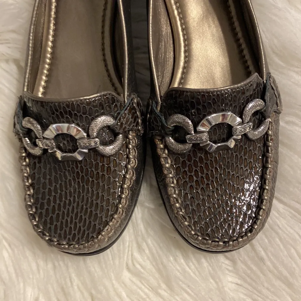 Brighton  Loafers with Horsebit Detail BNWOT size 8M see all photos - Image 2