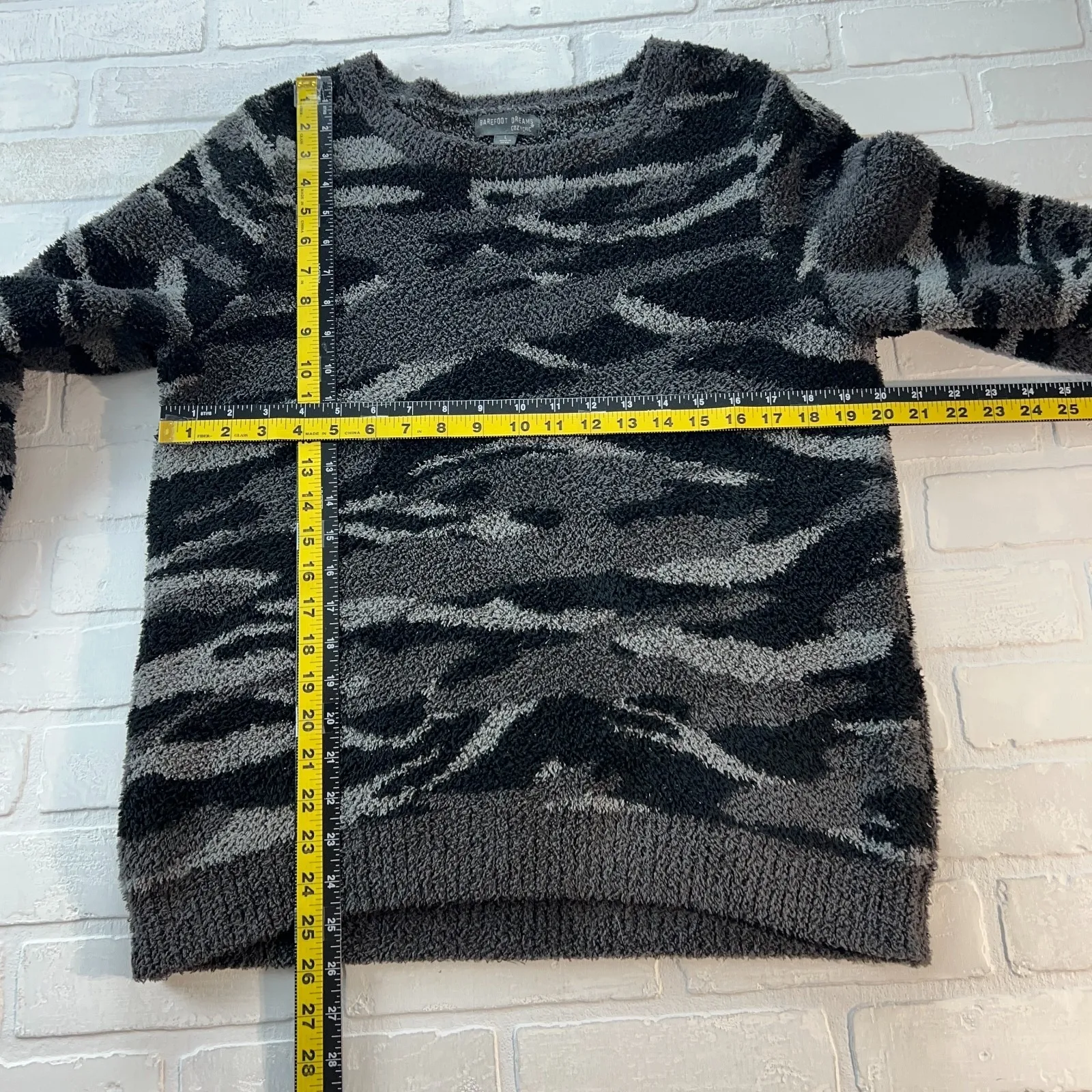 Barefoot Dreams Sweater Womens Large Carbon Camo Cozy Chic Seaside Crewneck Knit - Image 2