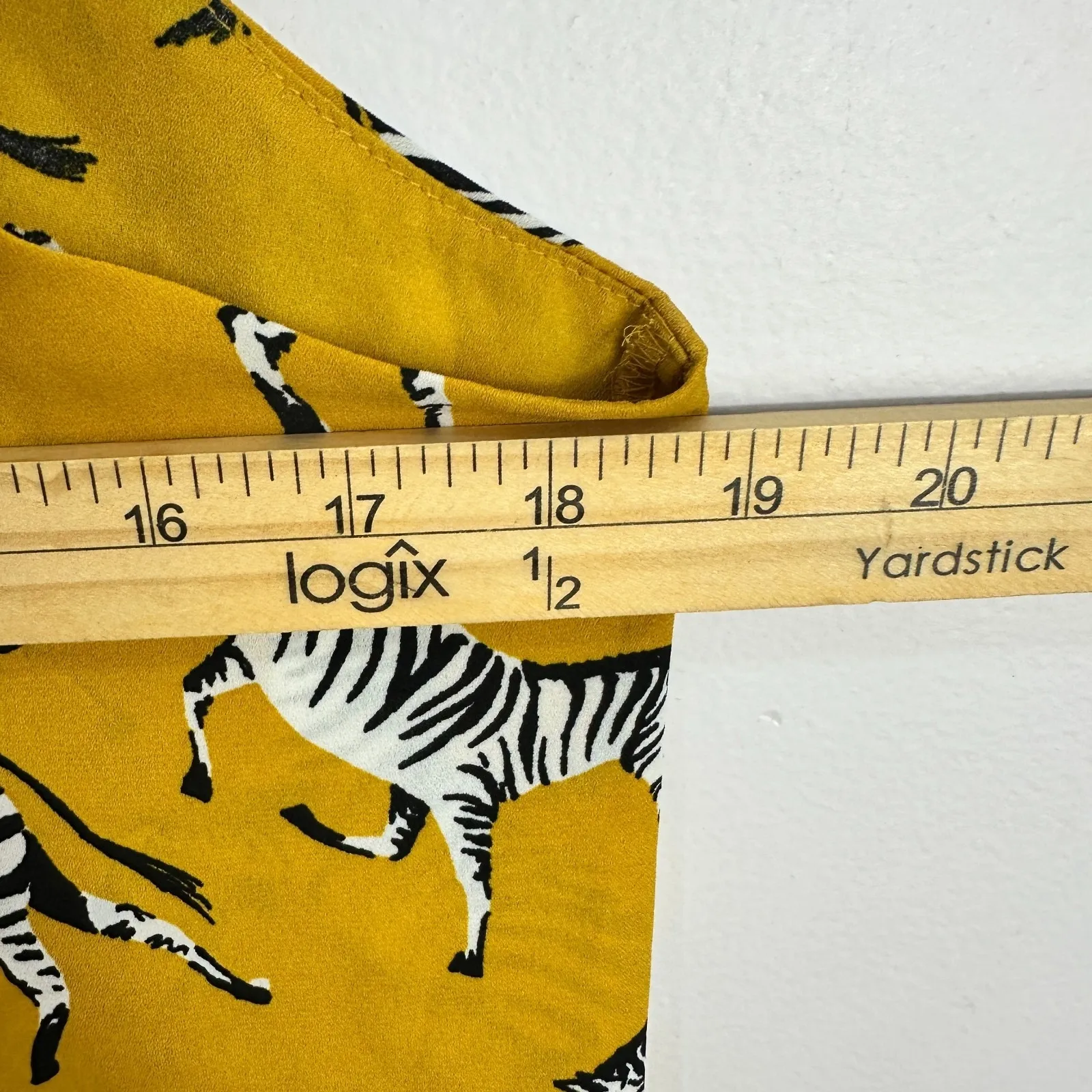 Zebra Print Sleeveless Top‎ Womens M Mustard Yellow Whimsical Indie Safari Retro Size M - Image 4