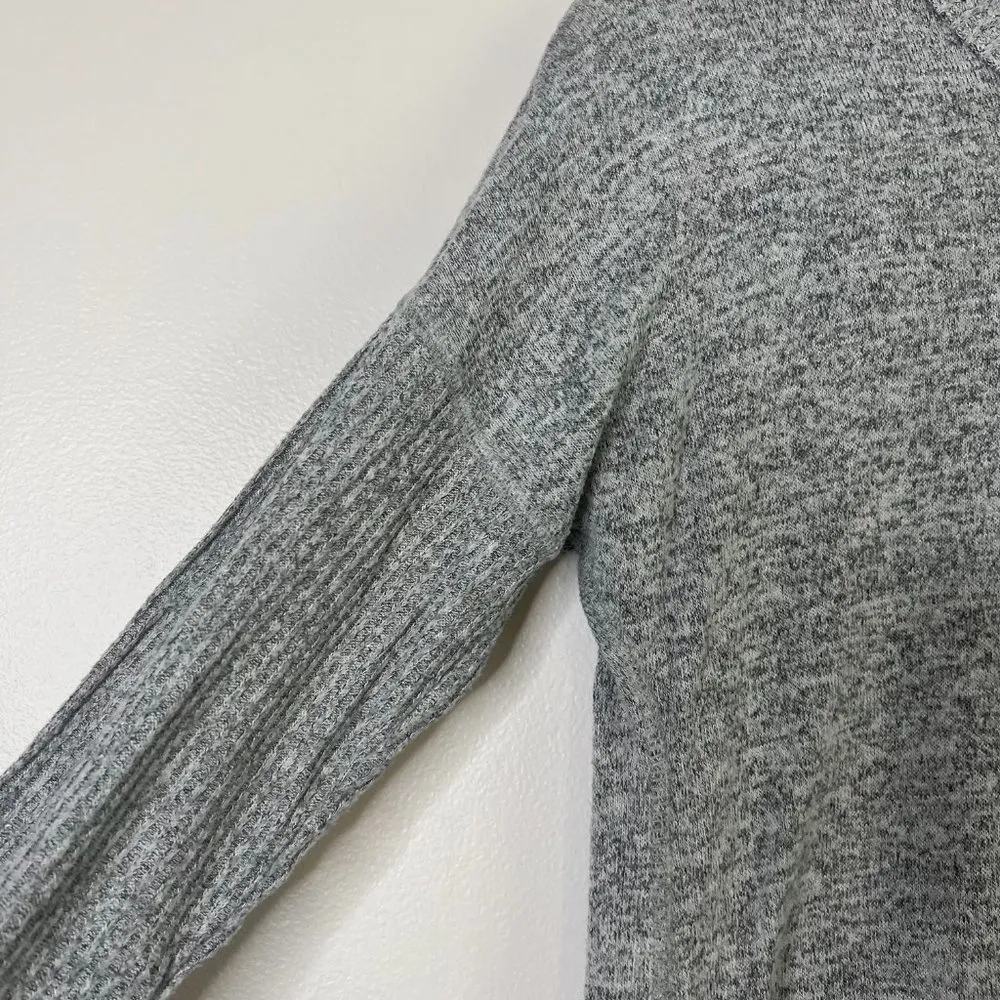 Abercrombie & Fitch Ribbed Sleeve Curve Hem Heather Gray Crewneck Long Sleeve - Image 2