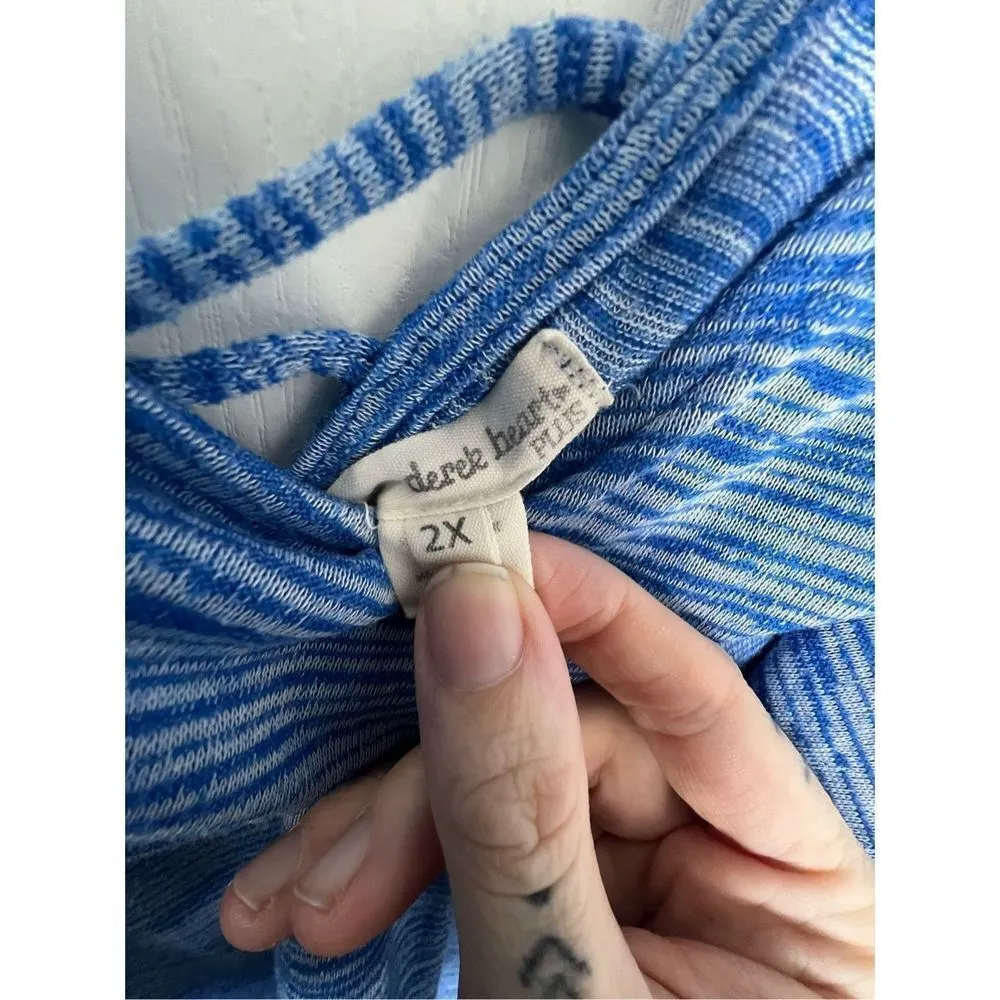 Derek Heart Plus Blue Striped Open Back Long Sleeve Athletic T-Shirt - Image 2