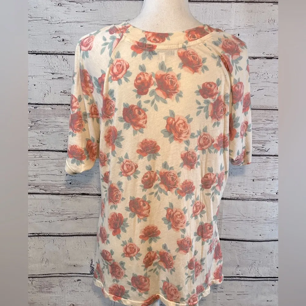 WILDFOX T-Shirt Faded Rose Print-Medium - Image 2