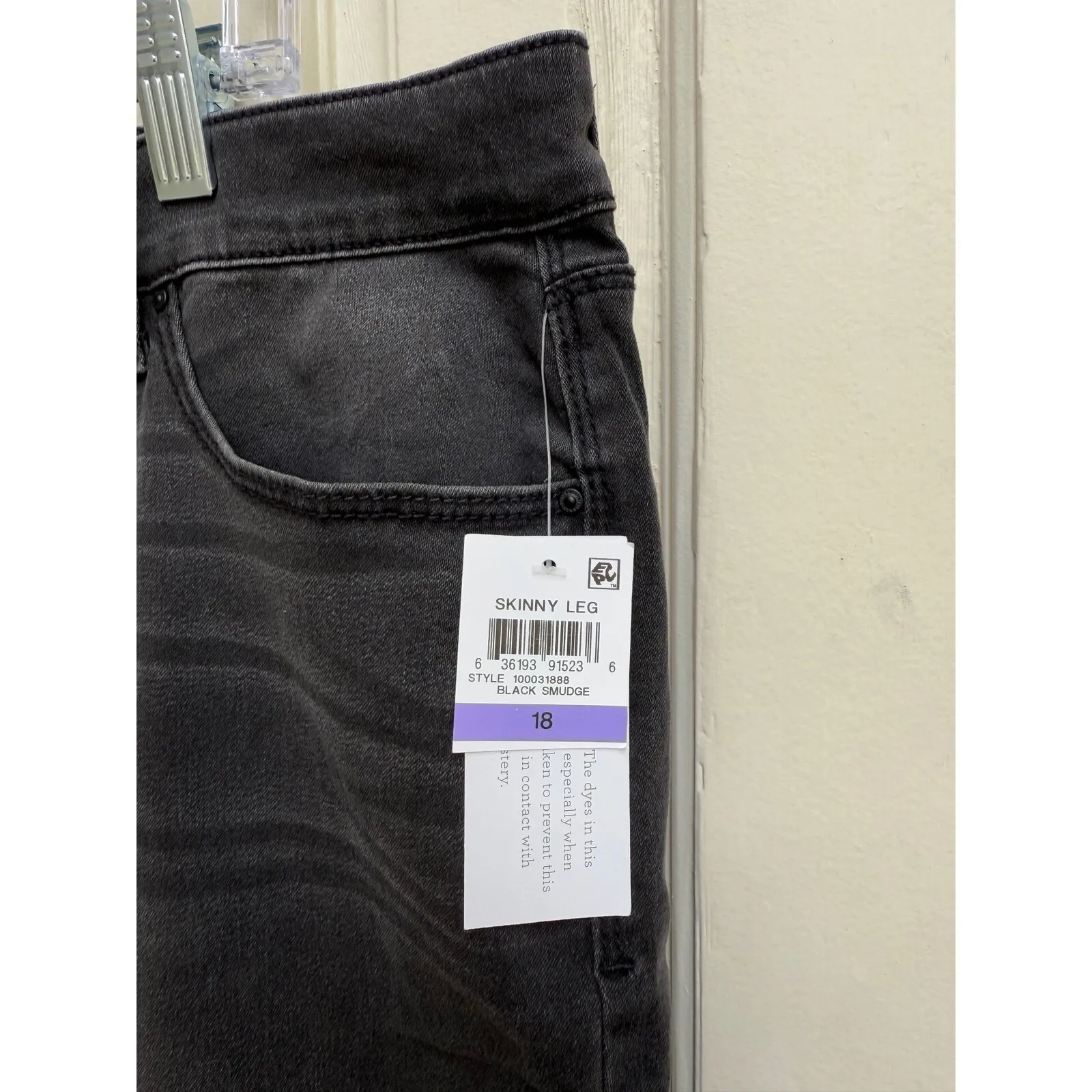 Style & Co Curvy Fit‎ Skinny Leg Mid Rise Tummy Control Jeans Size 18 Black - Image 2