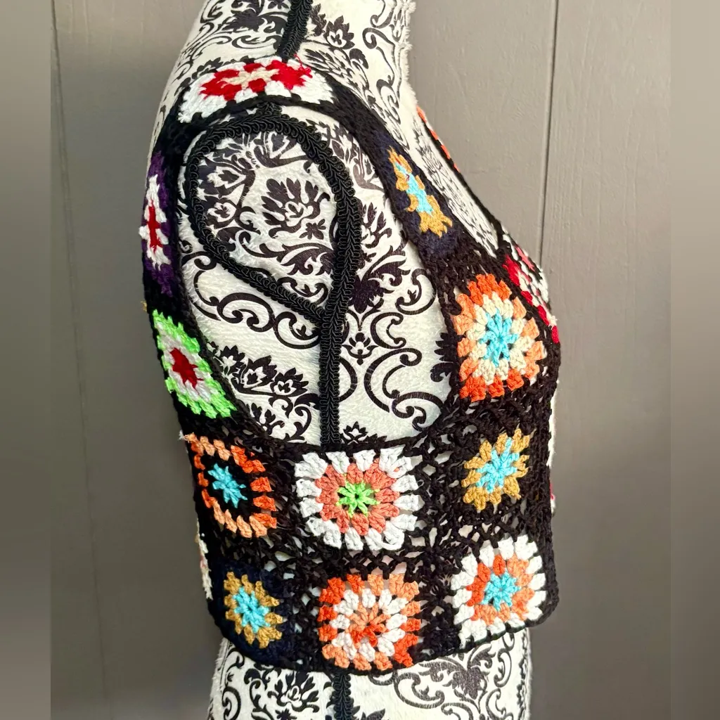 Granny Square Crochet Tank Top Black - Image 3