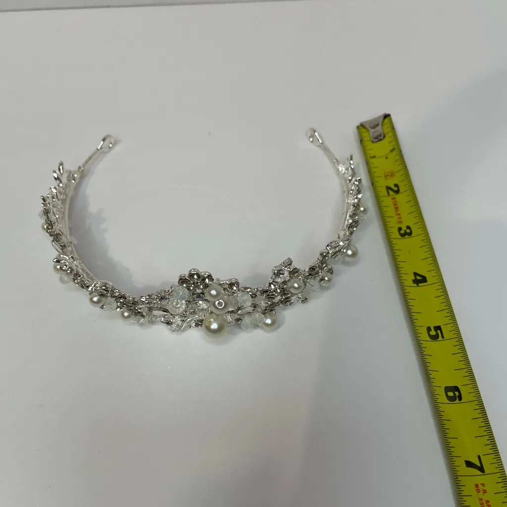 Dazzling Silver and Pearl Floral Tiara - Image 6