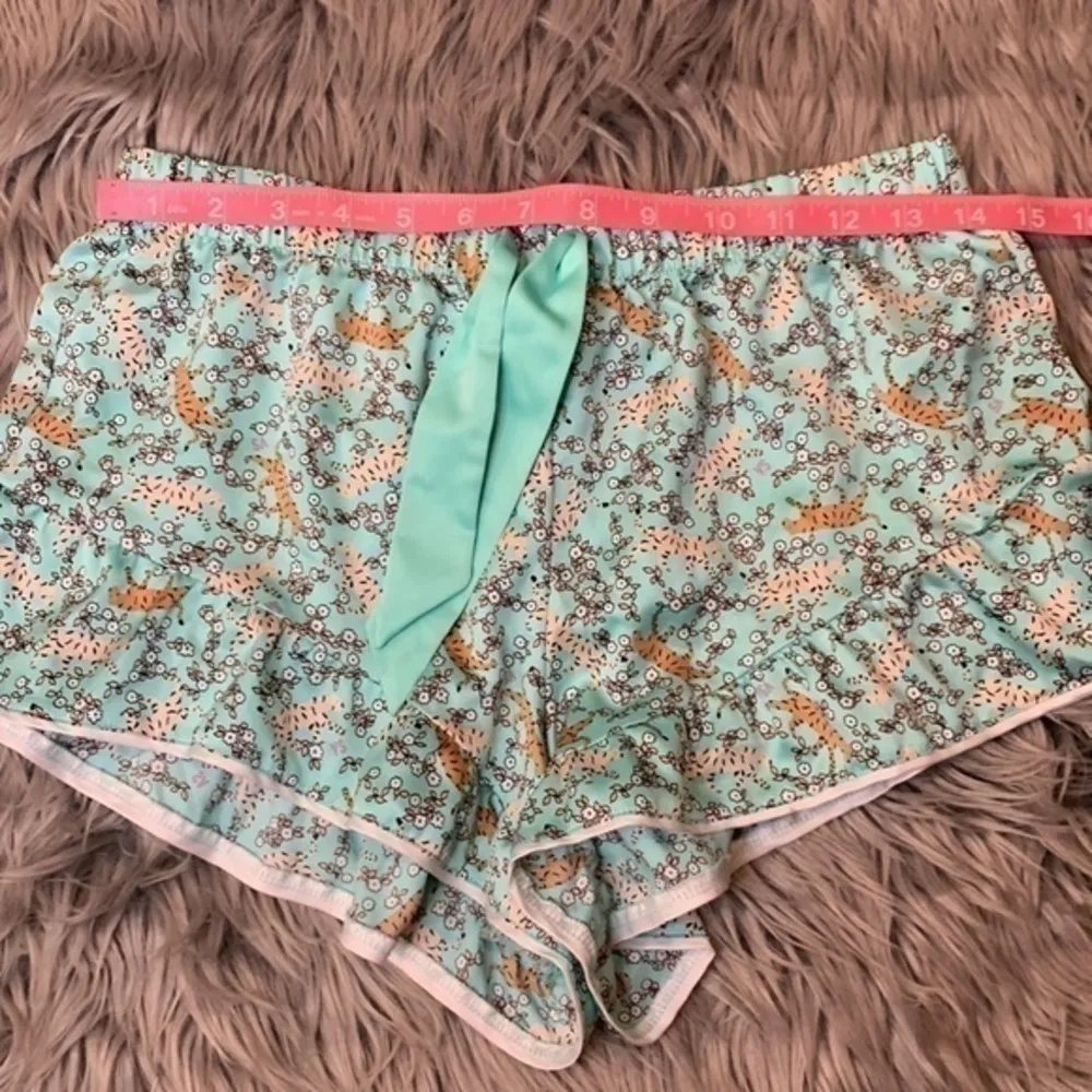 FREE with purchase! Victoria’s Secret tiger print ruffle sleep shorts mint S - Image 6