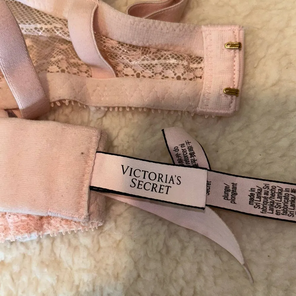 Victoria's Secret Bra Womens 32DD Pink Incredible Lightly‎ Lined Plunge Bra - Image 6