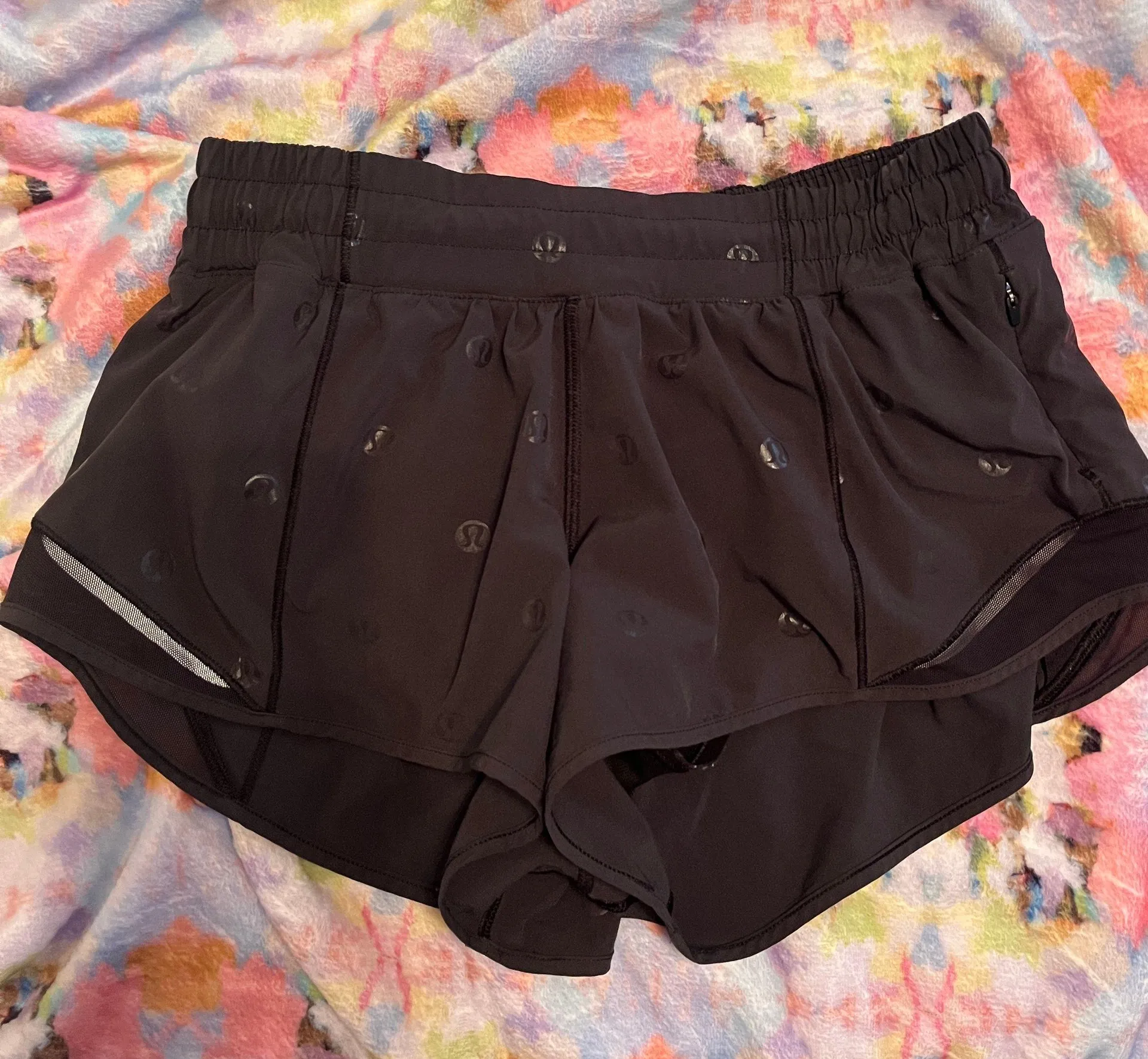 Lululemon Hotty Hot Short 2.5” - Image 3