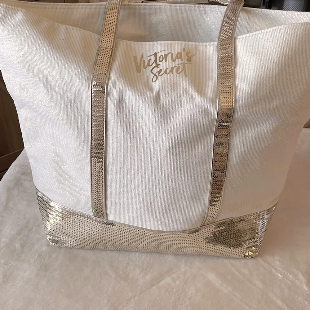 Victoria’s Secret’s Ivory gold Sequence Tote Bag - Image 6