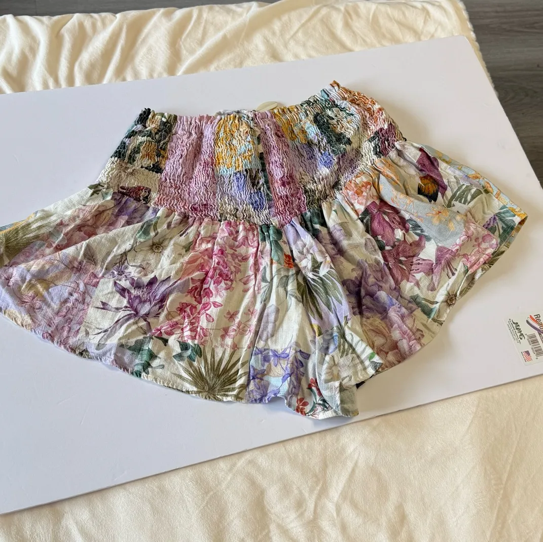 Zara Floral Print Smocked Shorts - Size L - Boho Skort Style - Image 3