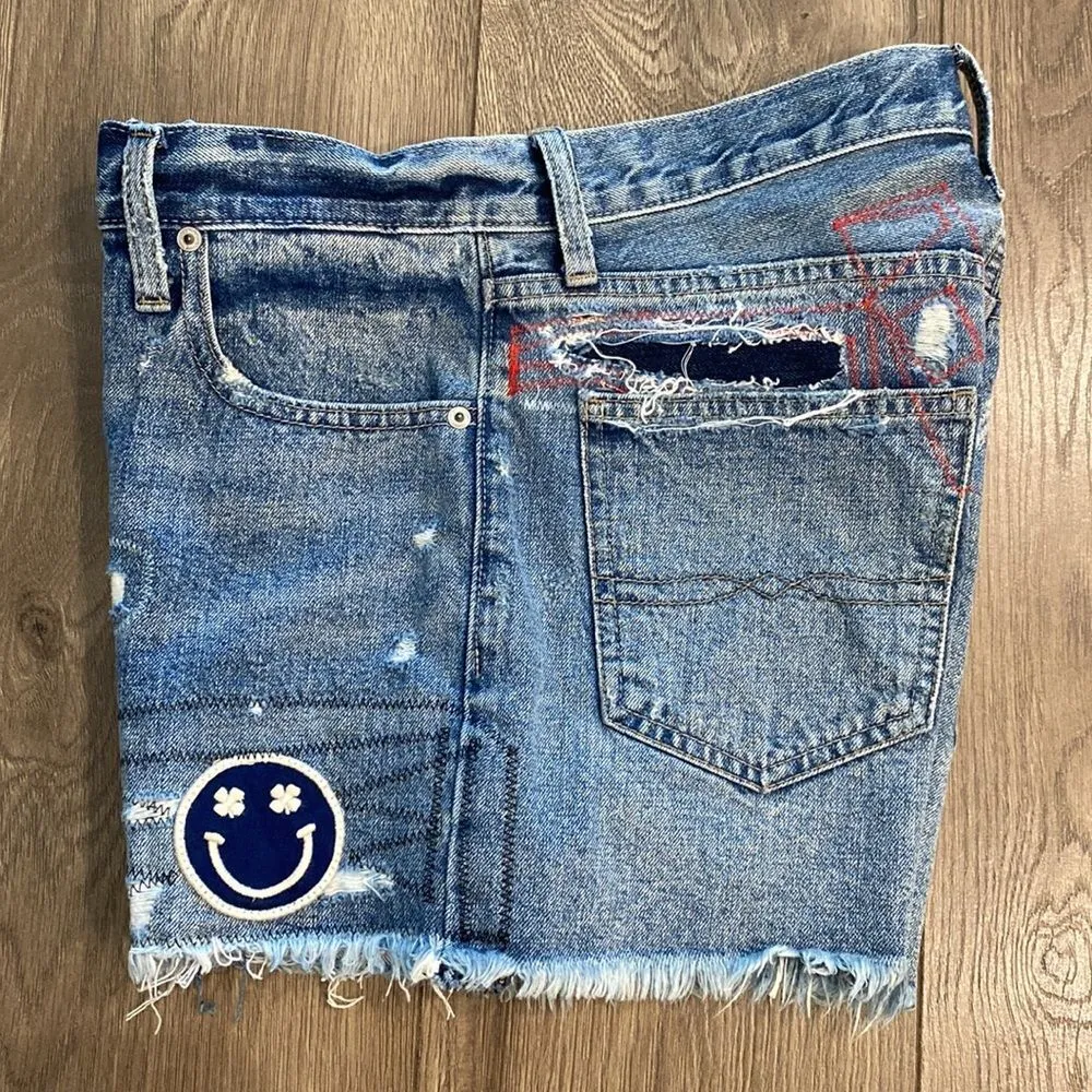 Lucky Brand High Rise Distressed Graphic Button Fly Cut Off Blue Jean Shorts Siz - Image 3