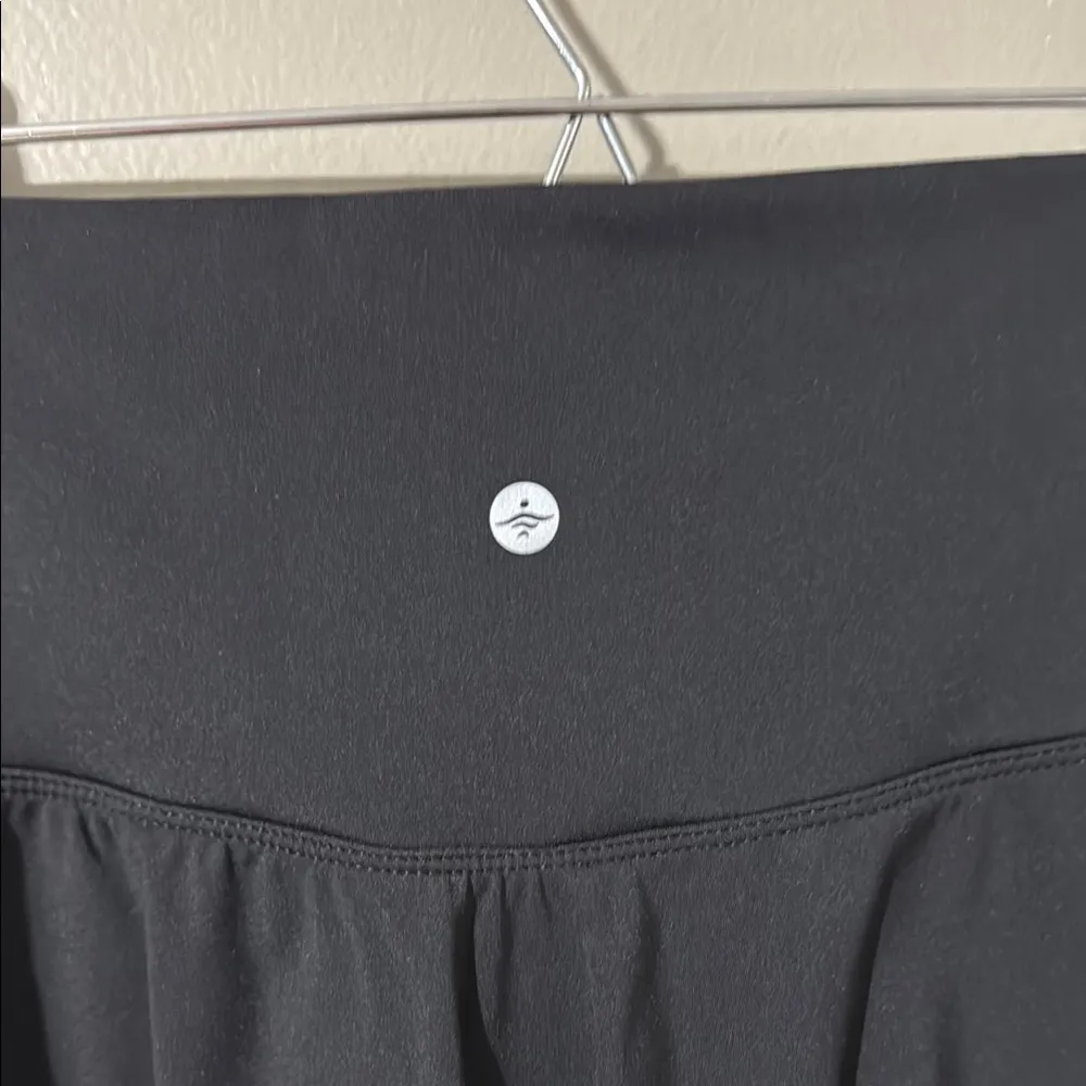 HALARA Black Pleated Skorts for Active Wear - Image 3