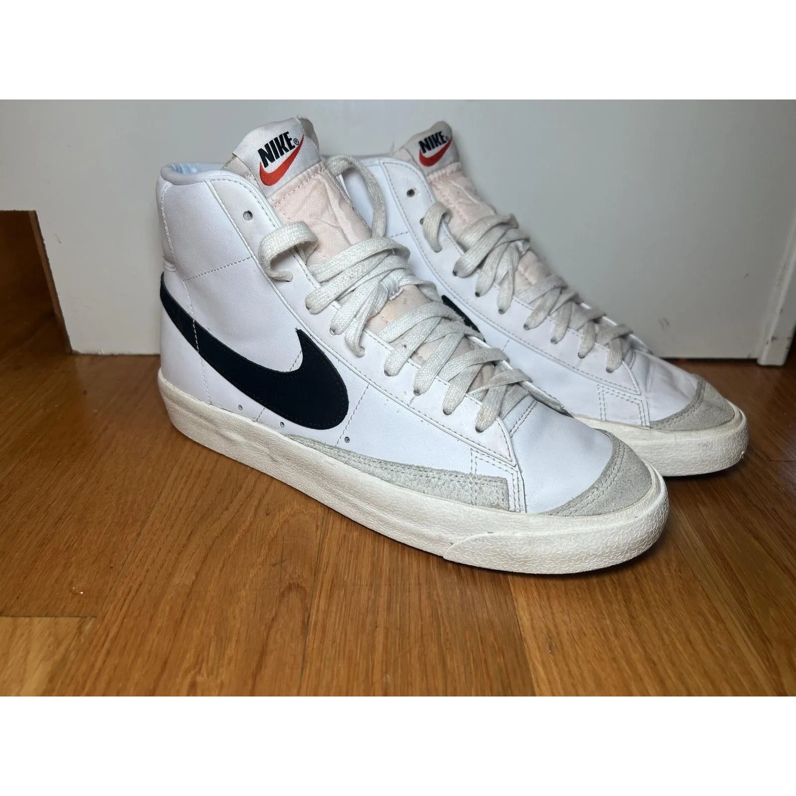 Nike Blazer Mid '77 Vintage Shoes Womens Size 10.5 White Black Sail CZ1055-100 - Image 3