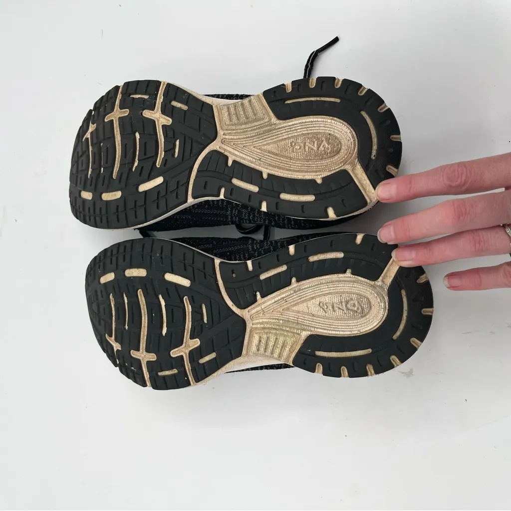 Brooks Black Revel 3 Women’s Running Shoes - Image 7